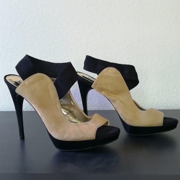 High heels - Picture 2 of 2